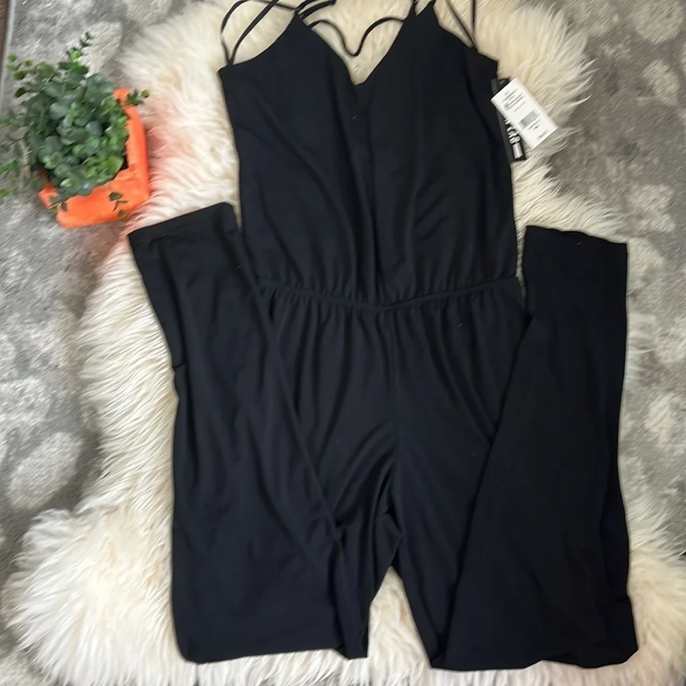 🆕 BNWT LORD AND TAYLOR BLACK SPAGHETTI JUMPSUIT SIZE M - Picture 2 of 8